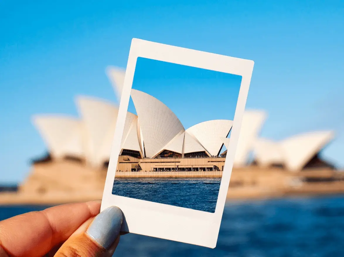 Sydney The Travel Guide