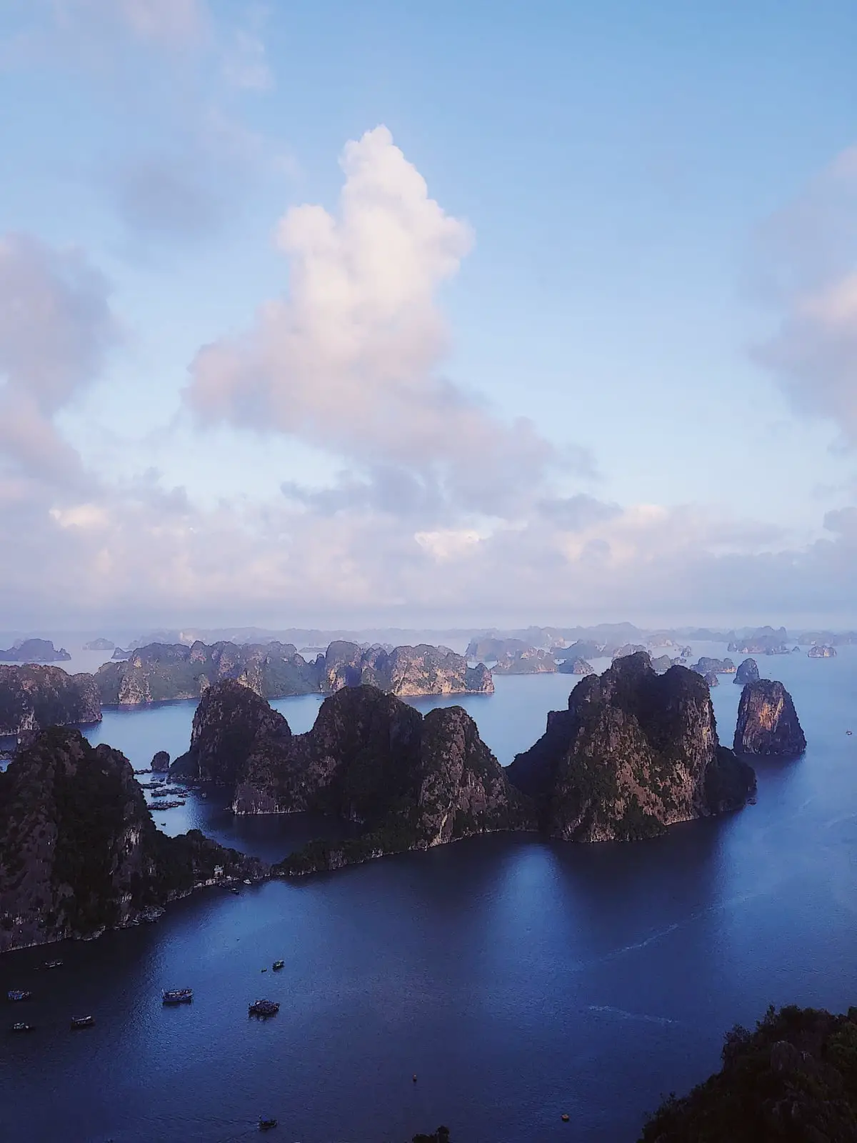 The Best Viewpoint in Halong Bay - bai tho mountain