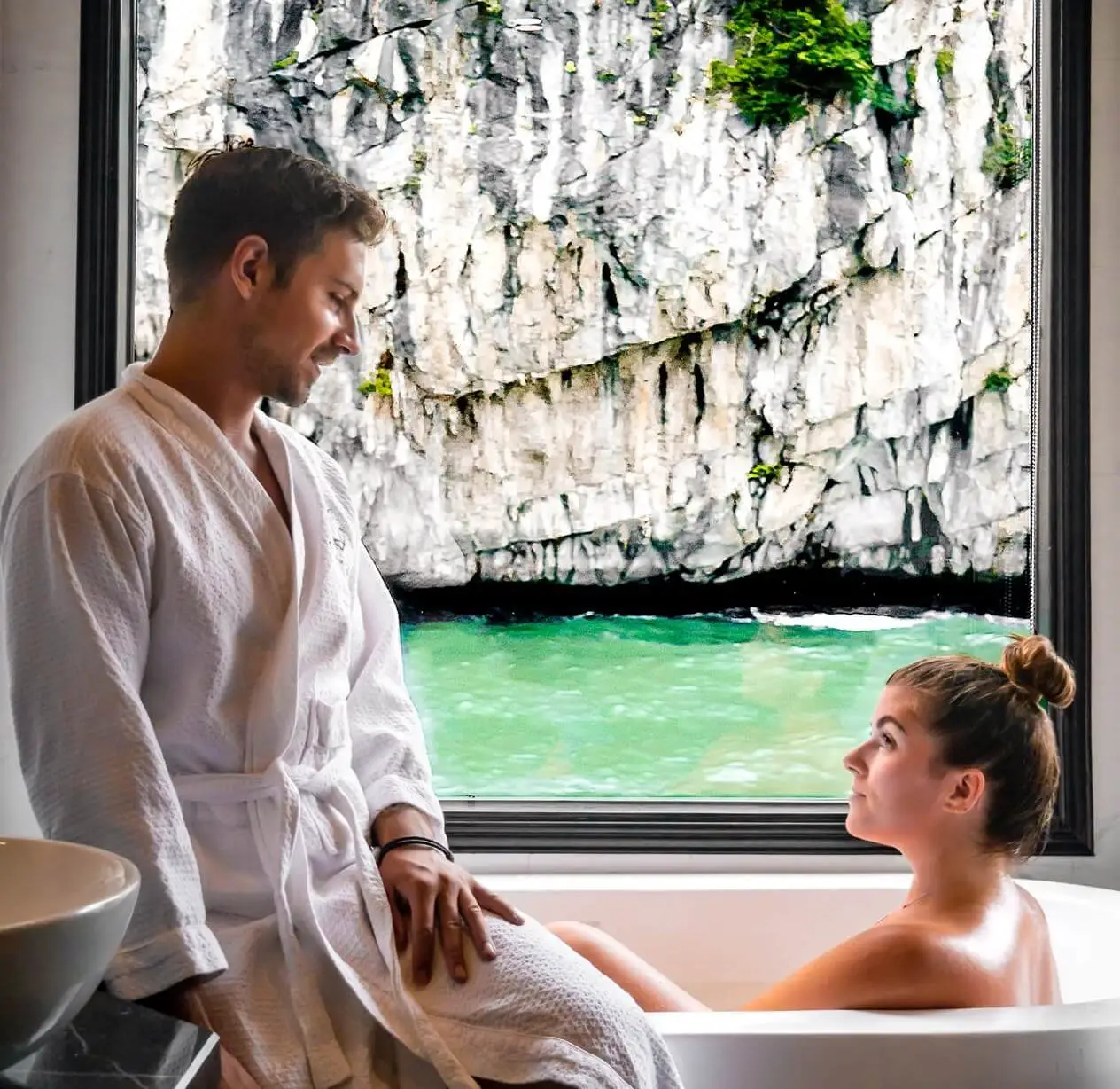 Serenity Cruise Halong Bay bath